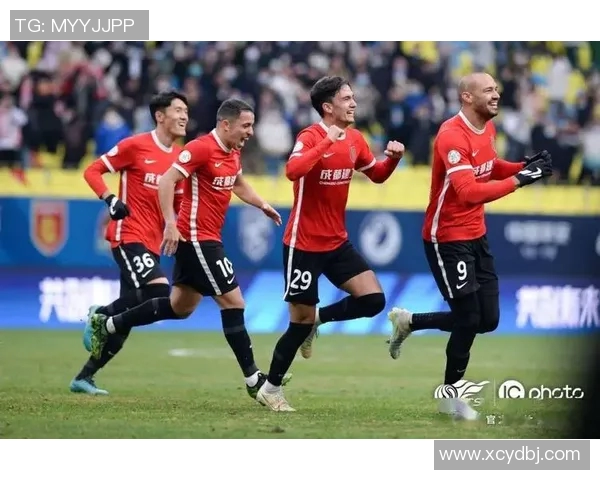 赛后分析：成都足球队与北京足球队的团队协作表现及其影响因素探讨